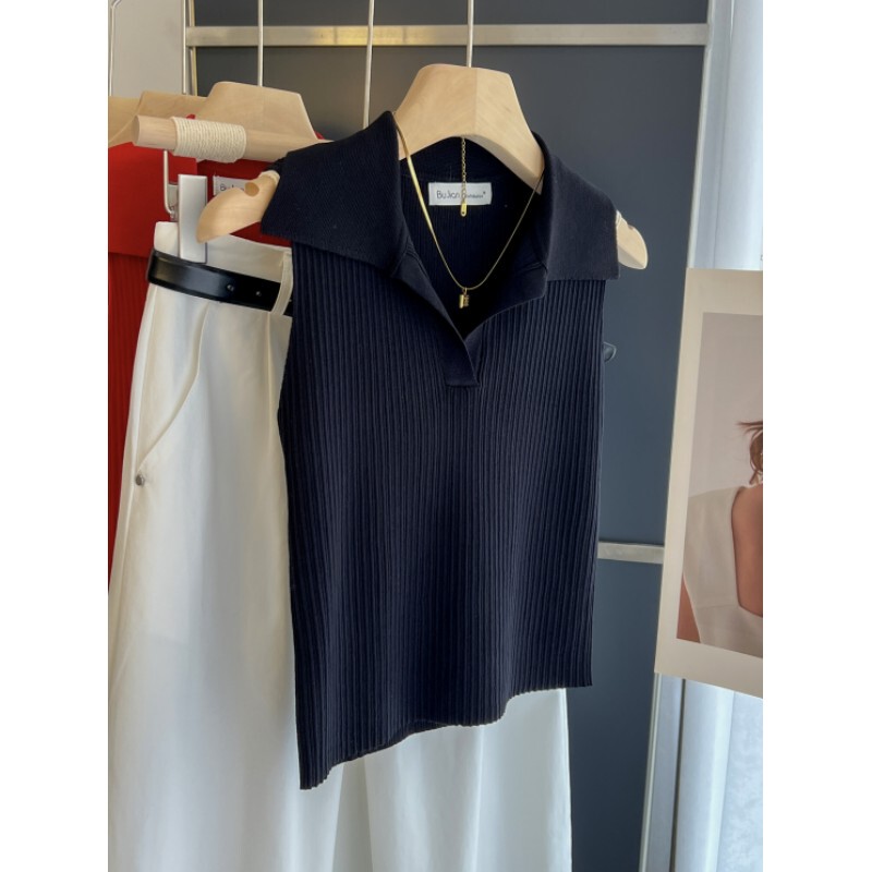 Sleeveless Shoulder-Baring Top with a High-End Hong Kong Style, Halter Neck Polo Collar Vest for Women, Summer Outerwear, Black Knitted Ice Silk T-Shirt
