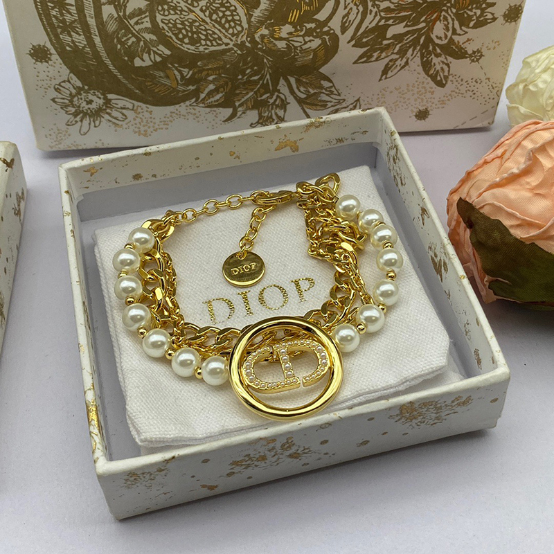 D.D. Pearl Bracelet for Women "Elegant and Luxurious" Multi-Layer Light Luxury High-End Letter Bracelet Jewelry D.D. Pearl Bracelet for Women "Elegant and Luxurious" Multi-Layer Light Luxury High-End Letter Bracelet Jewelry