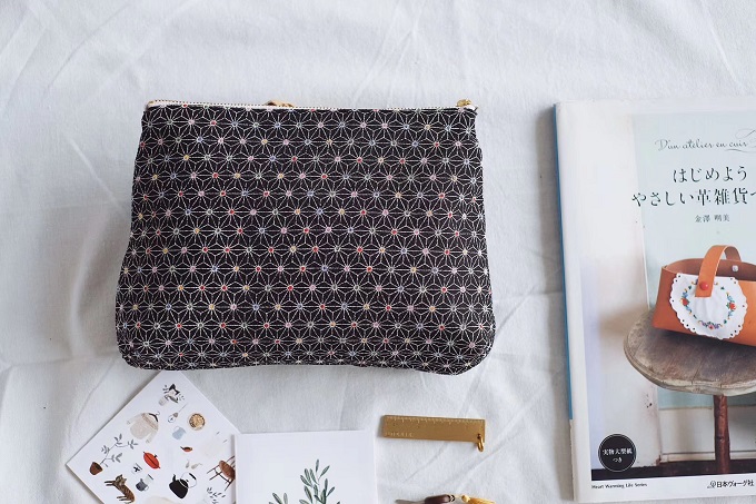 South independent studio Japanese crepe cloth and wind hand holding bag containing bag Makeup Bag lacuna Package