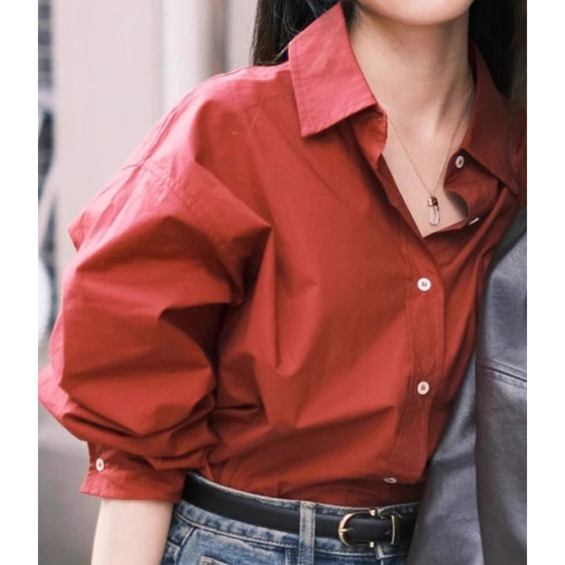 White-Enhancing Vintage Rust-Red Shirt for Women, Korean Style, High-End Fashion, Versatile, Loose-Fitting, Stylish Layering Inner Shirt