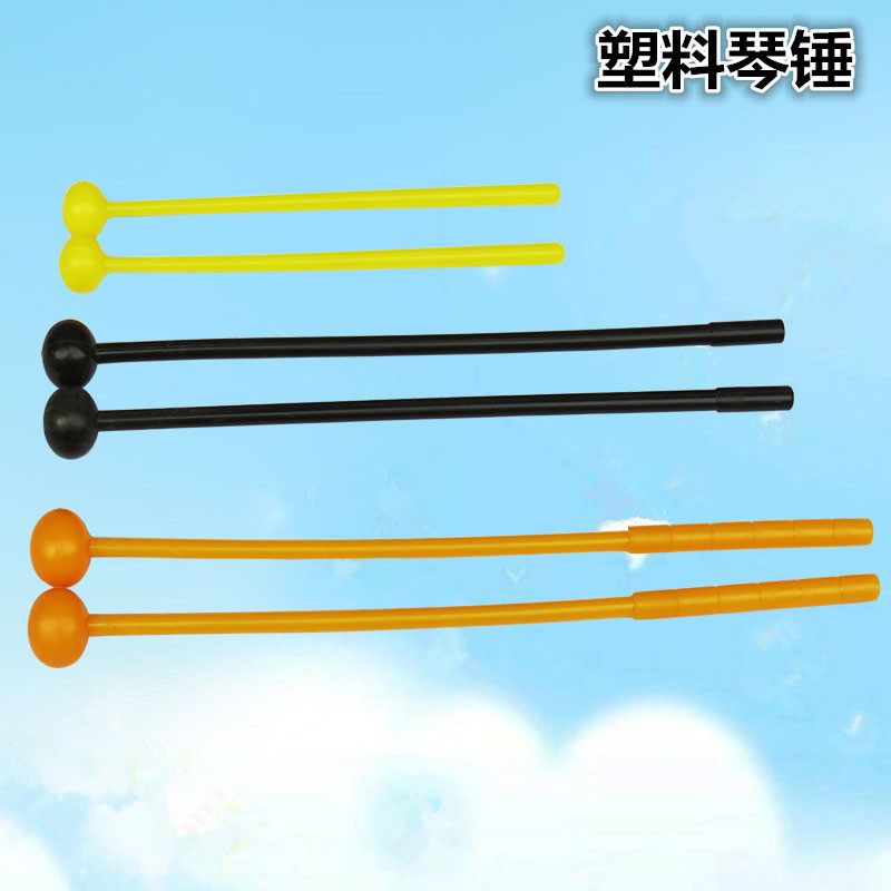 Piano bar waist drum drumbeat tympanum hammered with hammered knocks and knocks on the stick and knocks on the stick.