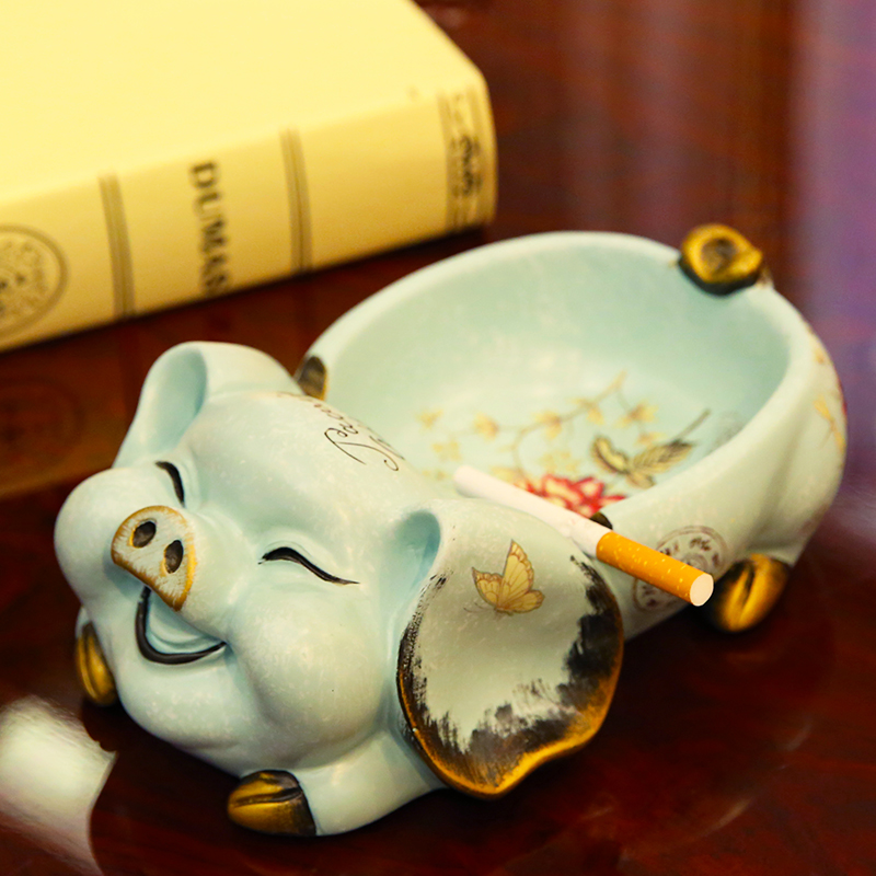 European lucky pig ashtray Creative personality cigarette dish Household American cafe hotel animal ashtray decoration