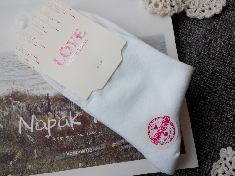 Mùa thu và mùa đông phụ nữ mới vớ cotton trong ống Không hôi chân vớ cotton vớ trắng đen khử mùi giả không xương tất ngắn cổ