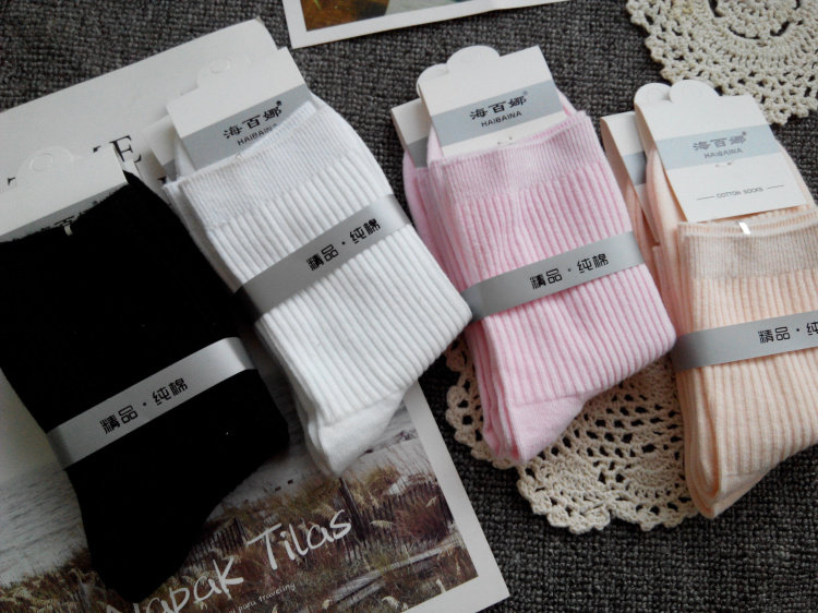 Korean Version Lady Pure Cotton Socks Medium Cylinder Breathable sweaty white black cotton socks Deodorant No Feet of Imitation Bones Seamless
