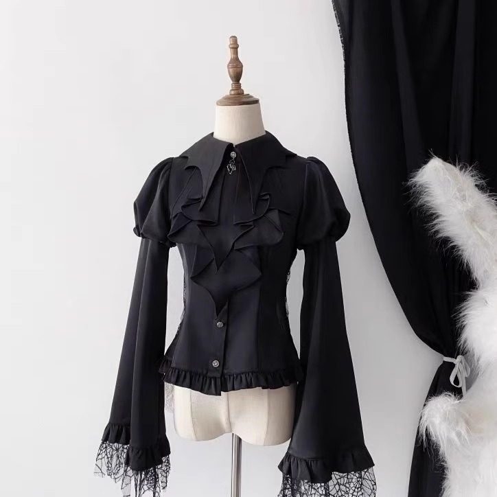 Lolita long-sleeved shirt layered over a French New Year's robe with a gothic batwing collar subculture.