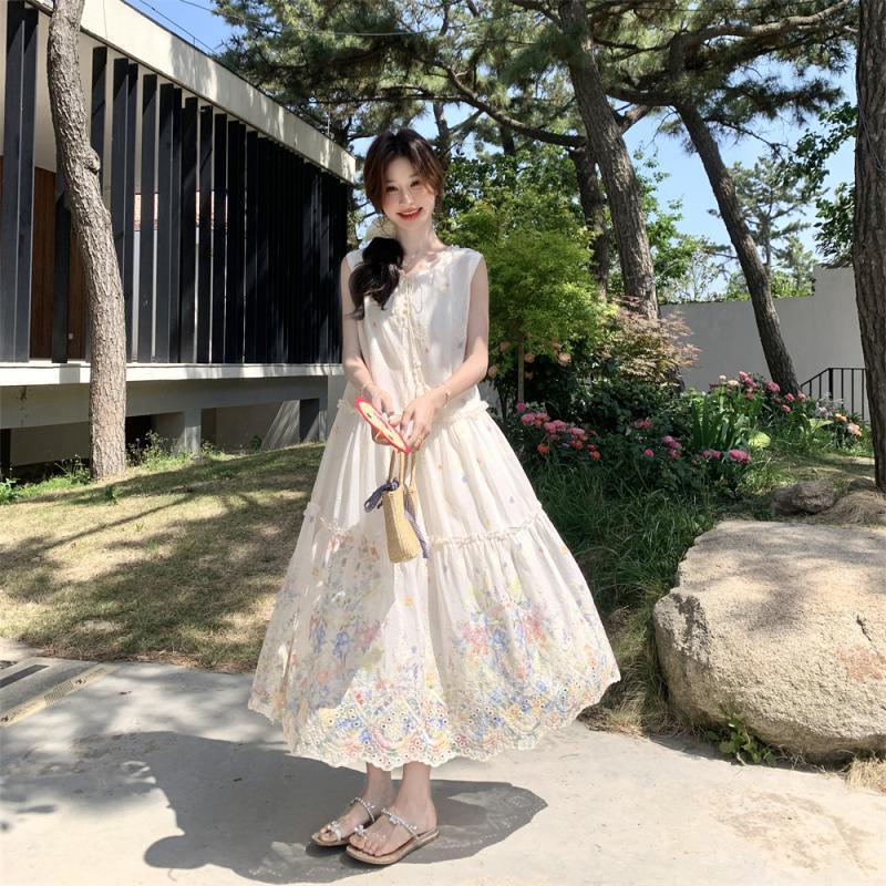 Floral Embroidered Sleeveless Dress for Women, Summer 2025 New Style, This Year's Popular Simple and Elegant Tank Dress, Hot Style for a Youthful Look