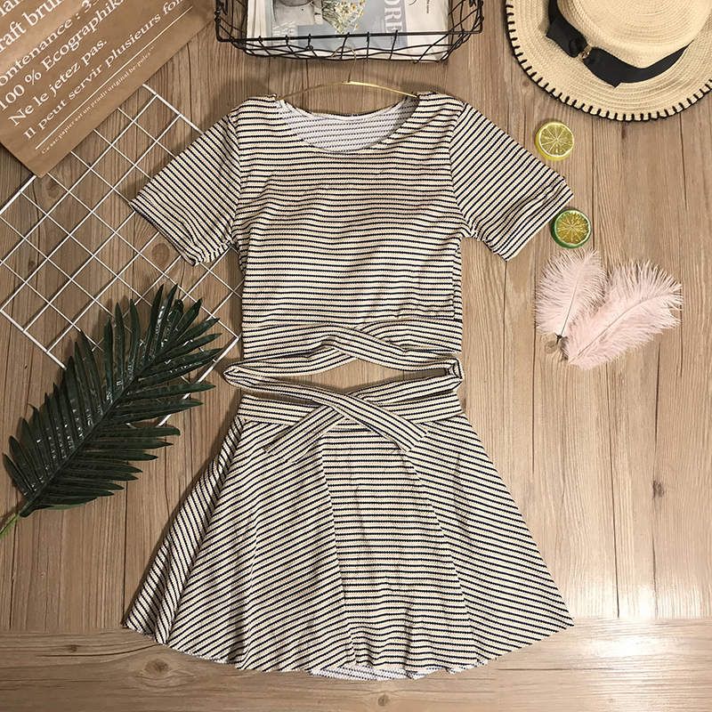 Swimsuit women's conservative split flat-angle striped swimsuit 2023 new slimming belly-covering short-sleeved sports hot spring swimsuit