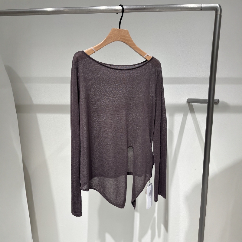 The Same Style as in the Mall, 2026 Summer New Fashion Design, Round Neck Long-Sleeved Knitwear with Slit at the Hem Q163178