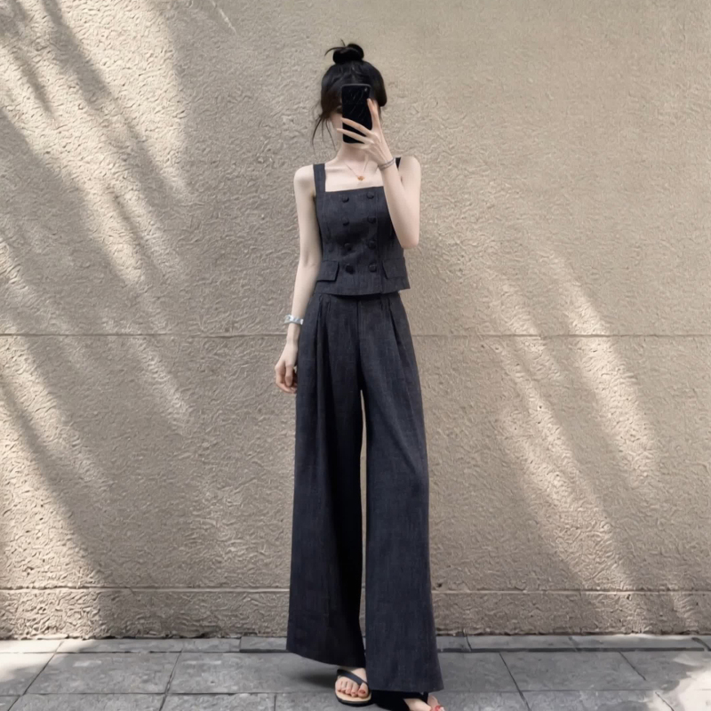 Very Stylish Casual Sports Suit for Women, Summer Fashion, Elegant and Youthful, Trendy Black Tank Top and Wide-Leg Pants Two-Piece Set Very Stylish Casual Sports Suit for Women, Summer Fashion, Elegant and Youthful, Trendy Black Tank Top and Wide-Leg Pants Two-Piece Set