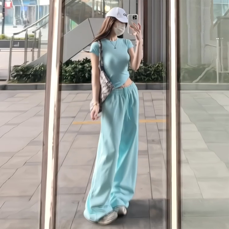 Super Popular Dopamine Blue Casual Sports Suit for Women, Summer Age-Reducing, Stylish, Slimming Short-Sleeved Wide-Leg Pants Two-Piece Set Super Popular Dopamine Blue Casual Sports Suit for Women, Summer Age-Reducing, Stylish, Slimming Short-Sleeved Wide-Leg Pants Two-Piece Set