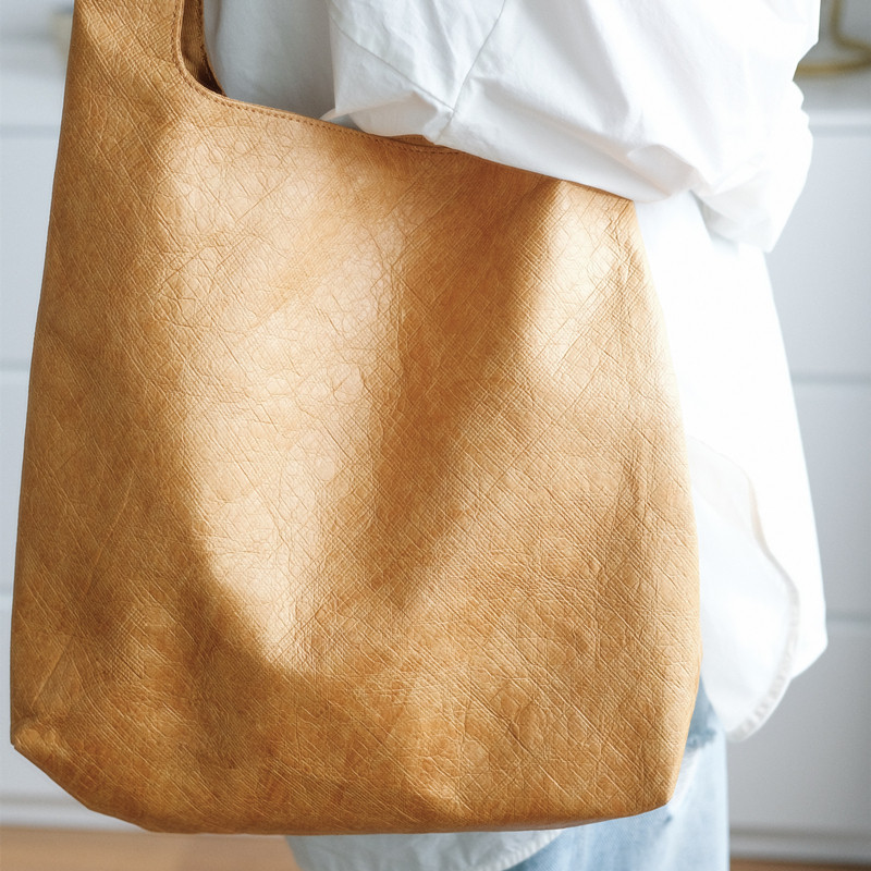 Niche Pleated Tyvek Shoulder Bag, Waterproof Tear-Resistant Large-Capacity Kraft Lunch Tote - Thumbnail 4