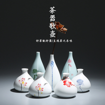 Hand-painted white porcelain mini flower vase desktop ornaments Ceramic hydroponic small vase Flower arrangement Gongfu Tea Road zero