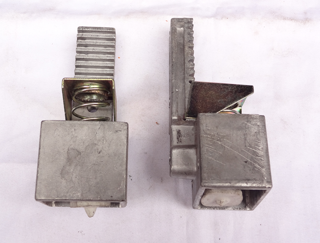 High-voltage motor brush holder, brush holder, brush holder, brush box, stair-shaped spring brush holder, 25*32mm in stock