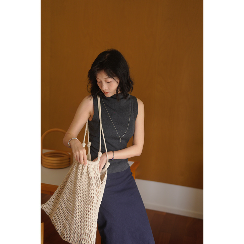 Self a Part 100% Mulberry Silk Beaded Silk Normcore Version Pile Collar Knitted Vest