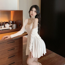 Pure desire to wind sweet and spicy girl white harness with dress and dress in spring autumn 2022 new small sub-temperament short skirt