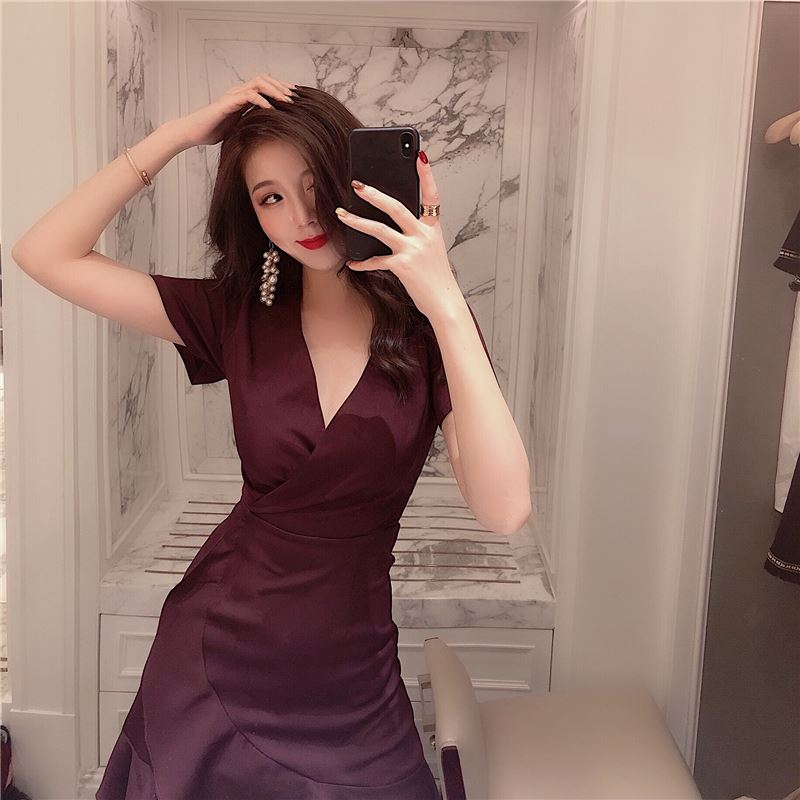 Thu đông 2018 phiên bản Hàn Quốc mới của eo là váy mỏng không đều nữ cổ chữ V xù váy eo cao khí chất 	váy đan dây eo	