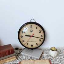 Old Shanghai old goods 50s round old electric clock old wall clock retro nostalgic old objects old clock display ornaments