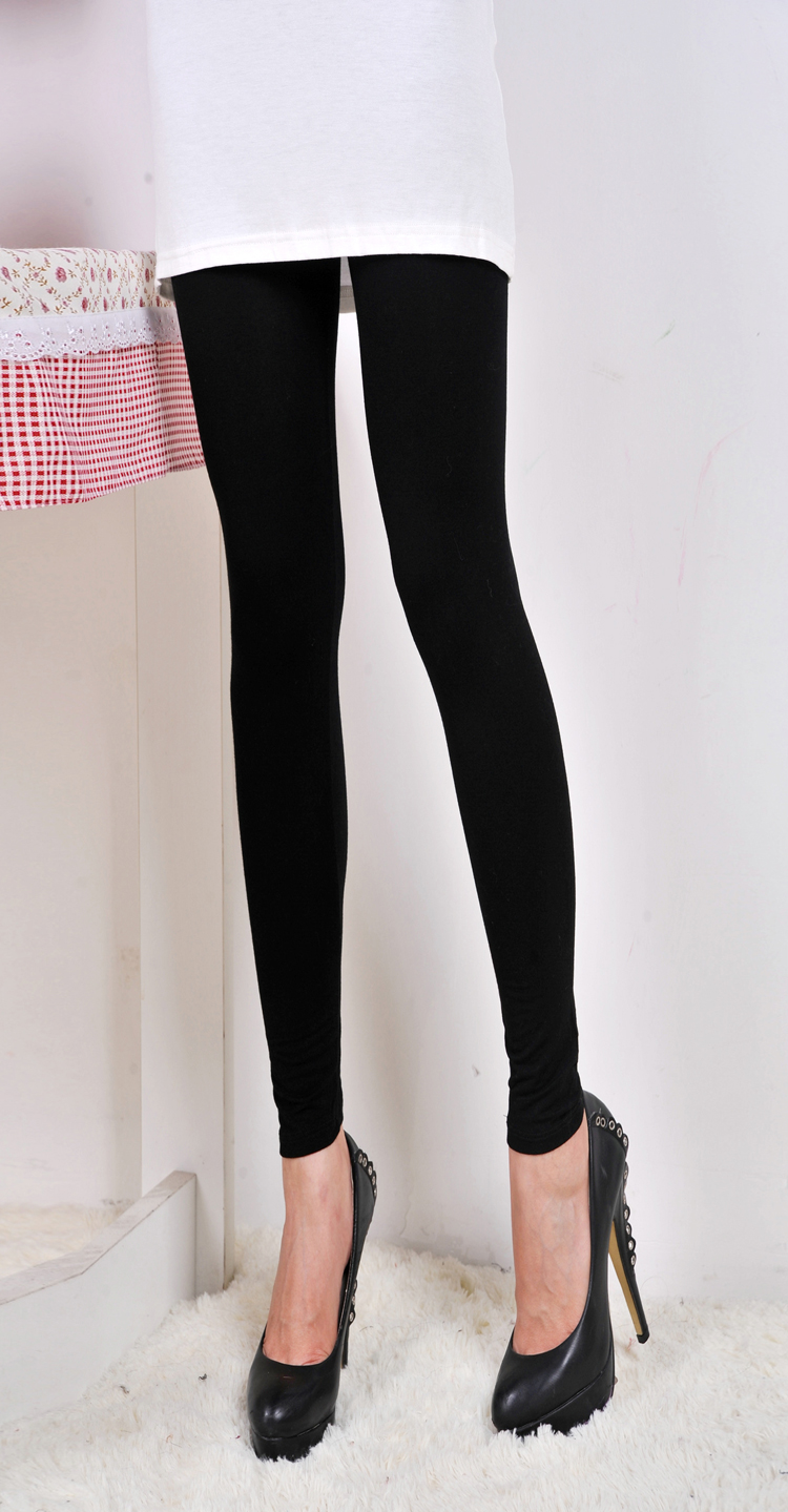 Mùa thu và mùa đông dày tóc chải duỗi và nhung chín điểm trên bàn chân và thậm chí cả quần legging legging tất nữ do lot