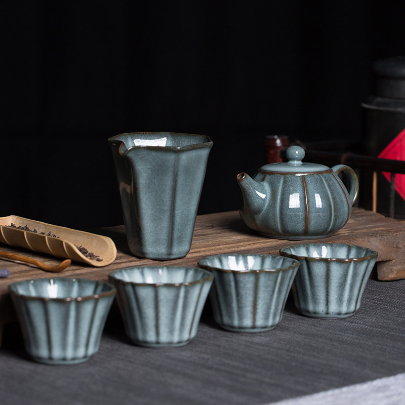 Dragon Springs Green Porcelain Whole Qigfu Tea Furniture Set Cover Group Cover Bowl Tea Tea Suit Home Ceramic Teapot Tea Cup Suit