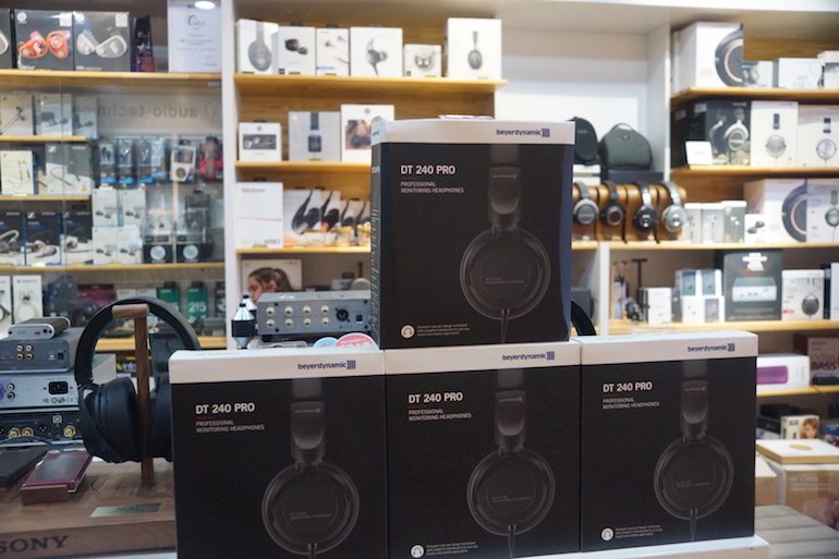 Beyerdynamic Baia DT240 Monitor Headphones Event Price Baia Power Headset