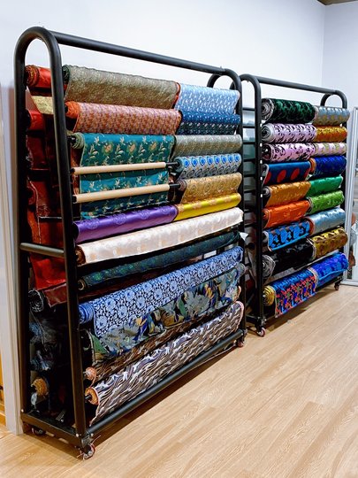 Textilstoff-Präsentationsständer, Inselständer, A-Rahmen, Stofffarbkarte, mobiler Musterständer, Tischdeckenständer, Lederständer, schwarz