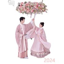 Photo studio photo couple theme pink hairpin for men and women playful and cute theme Chinese style