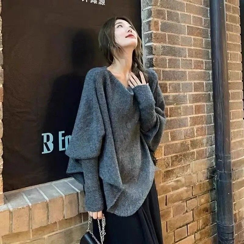 Korean Style Lazy Style Asymmetrical One-Shoulder Knitted Sweater for Women, New Autumn and Winter Loose Batwing Sleeve Design Sweater Top
