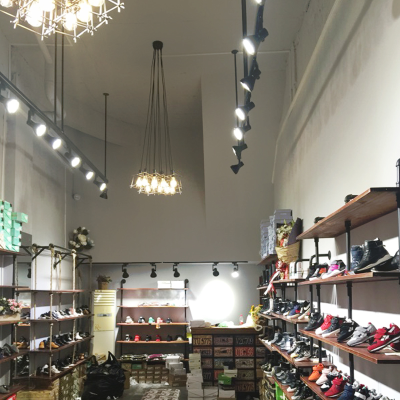 LED clothing store exhibition hall spot light boom bridge track Creative personality industrial wind thickened long pole shelf