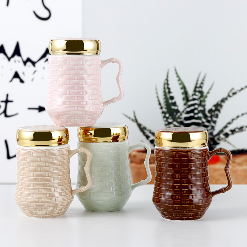 Creative relief ceramic cup with covered spoon coffee cup Simple couple water cup office large capacity muck cup