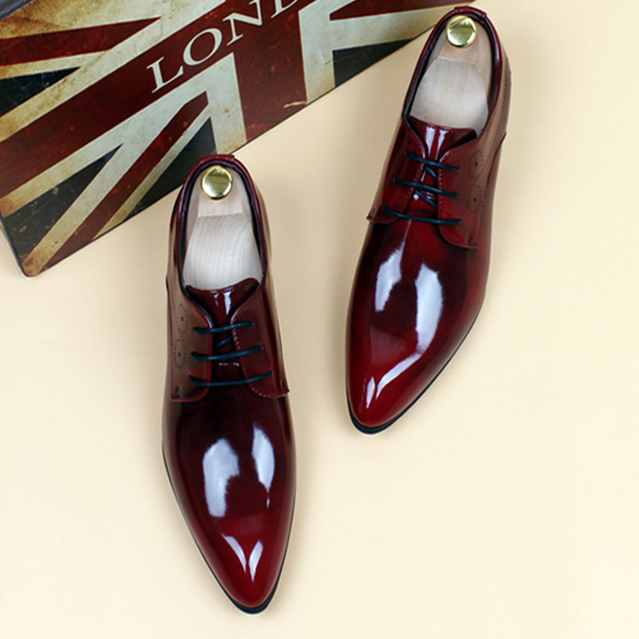 British-Style Pointed Leather Shoes for Men, Korean Version, Business Formal Wear, Red Shiny Leather Wedding Shoes, Trendy Height-Increasing Casual Men's Shoes British-Style Pointed Leather Shoes for Men, Korean Version, Business Formal Wear, Red Shiny Leather Wedding Shoes, Trendy Height-Increasing Casual Men's Shoes