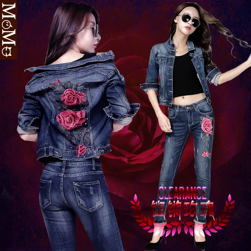 Châu Âu ga mùa xuân và mùa thu của phụ nữ quần denim hai mảnh phù hợp với hoa hồng mỏng thêu quần áo denim cắt xén - Áo khoác ngắn