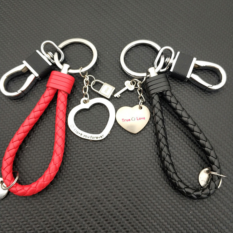 Couple Keychains, a Pair of Korean Creative, Personalized, Simple and Cute Heart Lock Car Keychain Pendants, Gifts for Men and Women