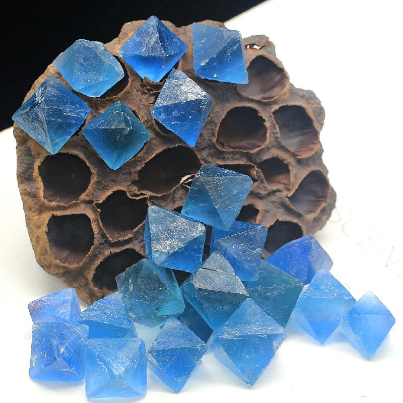 天然水晶 印章置物 年代品高品質 天然石 原石 置物大逸品 骨董 古美術品 天然水晶 印章置物 年代品高品質 天然石 原石 置物大逸品 骨董 古美術