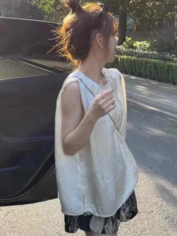Pleated Textured Acetate Satin Sleeveless Shirt for Women, New Summer Style, Loose and Versatile, Fashionable and Stylish Vest Top
