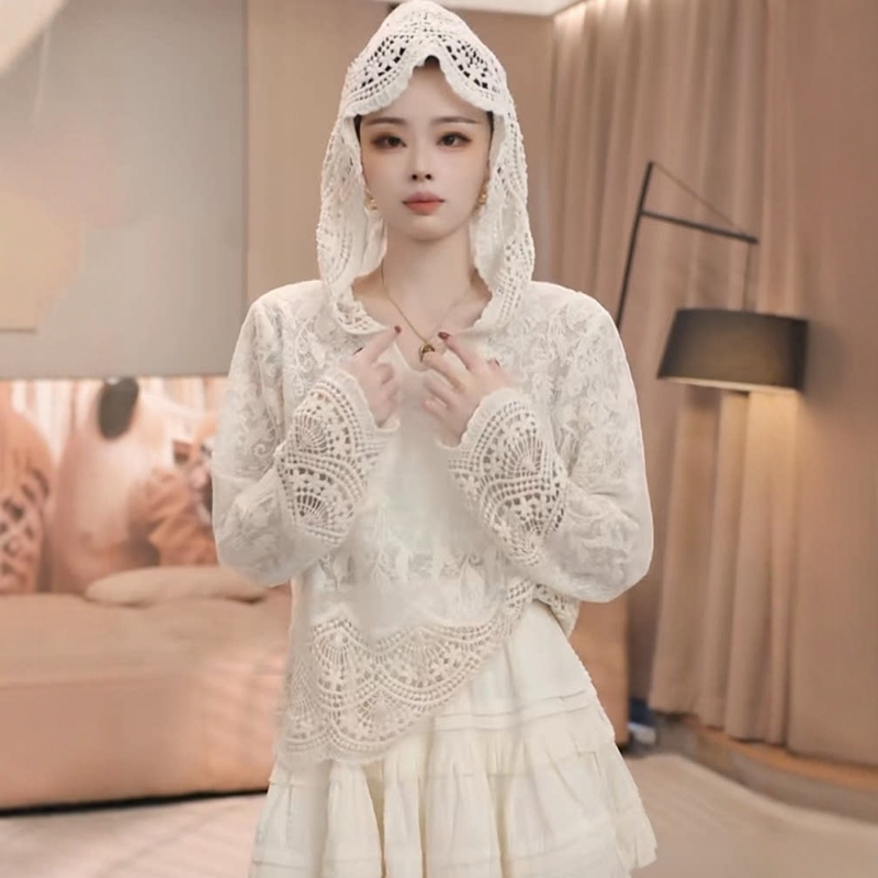 Heavy-Duty Lacework Hollow-Out Long-Sleeve Hooded Lace Top for Women, Spring Loose Fit, Slimming, Lace Trim, Sun-Protective Base Layer Top