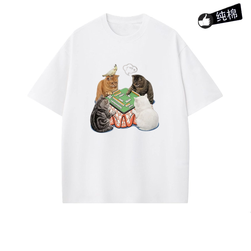 Soral Original 2026 Pure Cotton Cat Playing Mahjong Short-Sleeved T-Shirt, Same Style for Couples, Loose Round Neck, Unique and Heavy Quality Soral Original 2026 Pure Cotton Cat Playing Mahjong Short-Sleeved T-Shirt, Same Style for Couples, Loose Round Neck, Unique and Heavy Quality