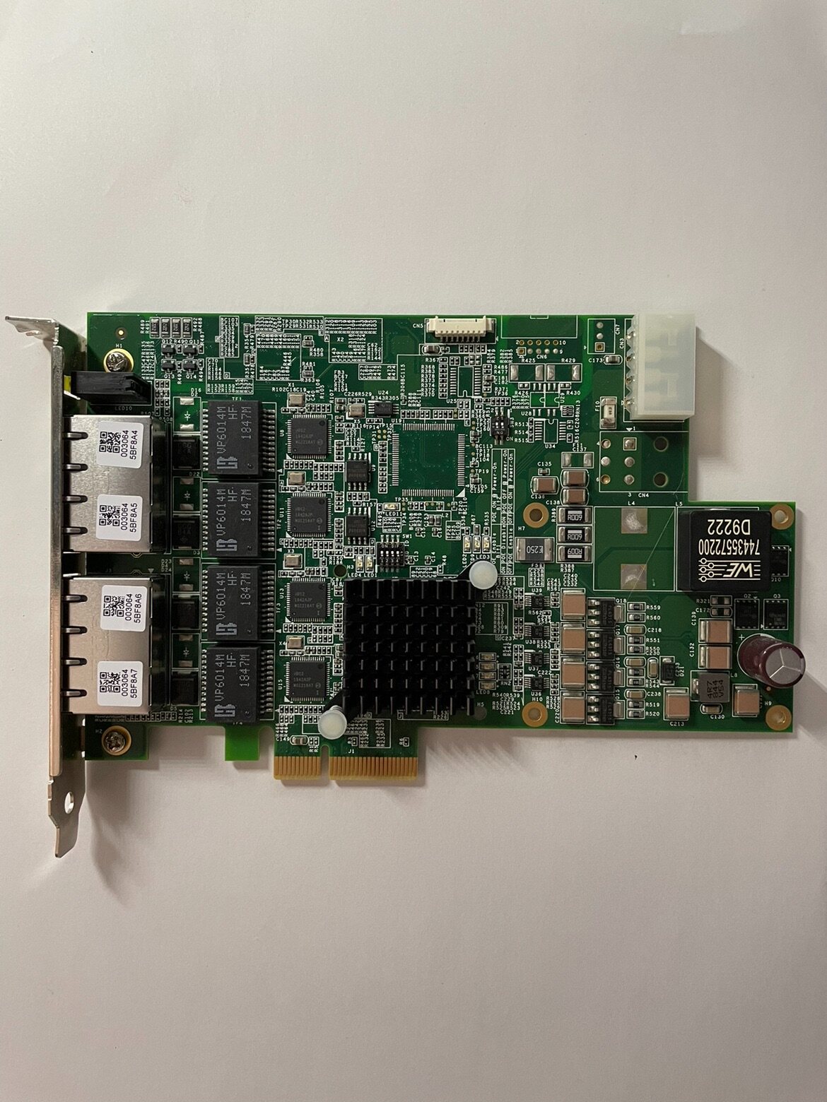 Taiwan's Ling Hua Four Channel PoEW Image collection card PCIe-GIE74C PCI Ex4 in kind