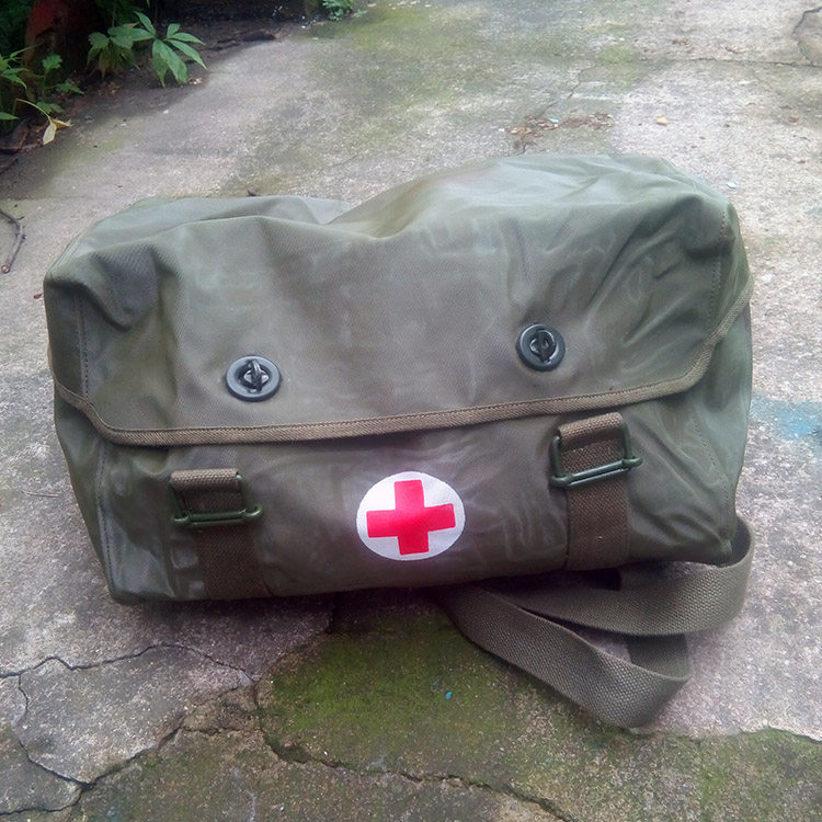 Brand new stock retired 70s and 80s Vietnam War rainproof waterproof medical kit backpack CS field props