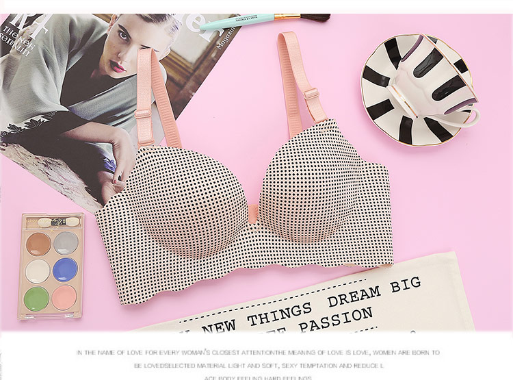 Tập hợp trên áo ngực phụ nữ không vành dày Điều chỉnh đồ lót thoáng khí sâu V chống sag bra bra cover cover set đồ lót đẹp