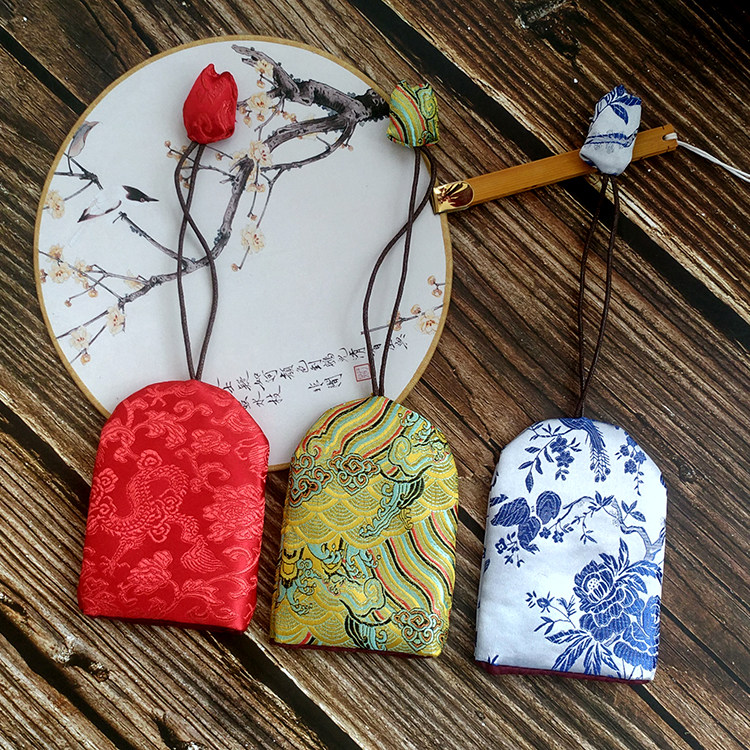 Original handmade brocade fabric art pull-out key bag creative car key protection cover for men and women fabric art key bag