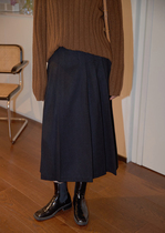 Maze Studios A black front sheet for pleats and a half body dress with a high waist and a slim fit