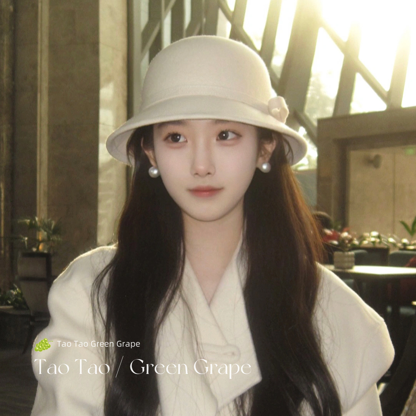 Foreign daughter French Hepburn style white bowler hat for women 2025 new autumn and winter fisherman hat bow hat