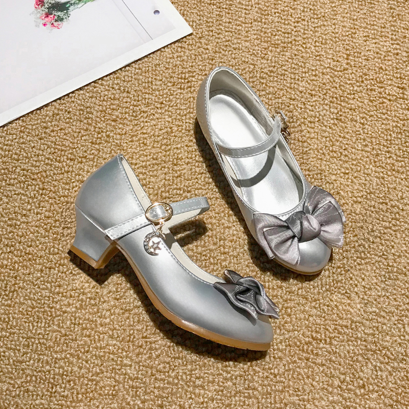 Children's Shoes 2026 New Spring and Autumn Girls' Bow Princess Shoes Little Girls High-Heeled Shoes Student Performance Leather Shoes Silver Color