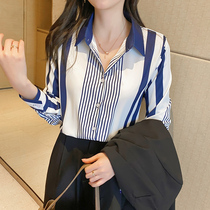 2022 Spring Dress New Fashion Foreign Air Blue Striped Shirt Woman Design Sensation Little Crowdshirt Career Lining