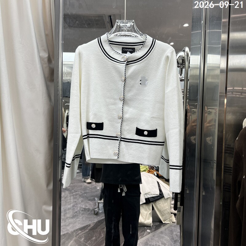 European Station 2026 Autumn New Style Chanel-Style Knitted Cardigan Jacket for Women with Faux Pockets, Round Neck, Long Sleeve Wool Sweater