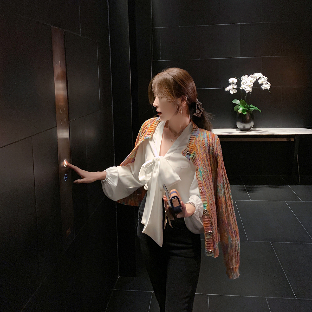 ByYou 2022 Winter handloom method Rainbow knit cardiovert woman short Korean version sashimi 100 lap sweaters jacket