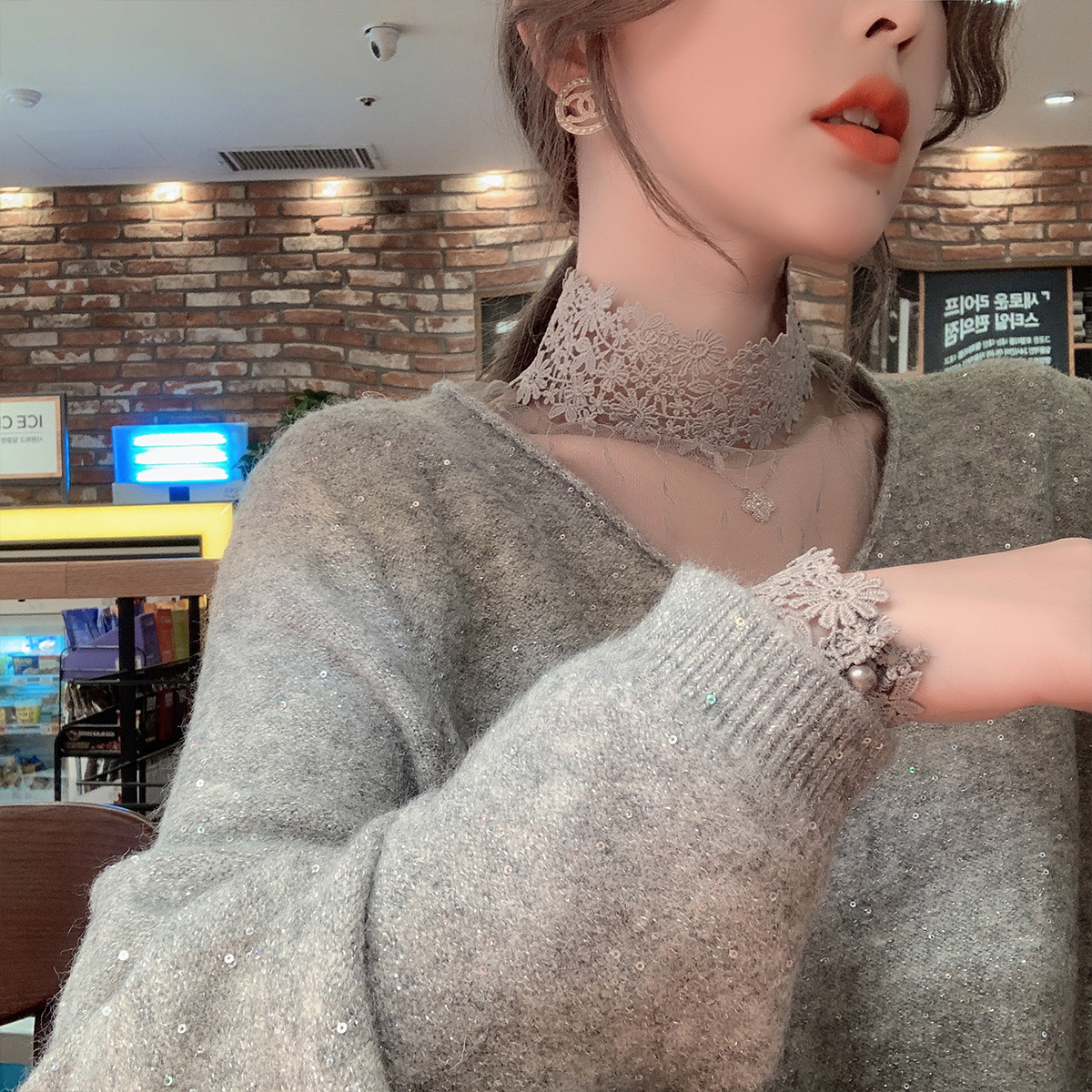 ByYou 2019 Autumn and winter sexy semi-turtleneck lace base shirt women's long-sleeved mesh yarn with Foreign school hollow top