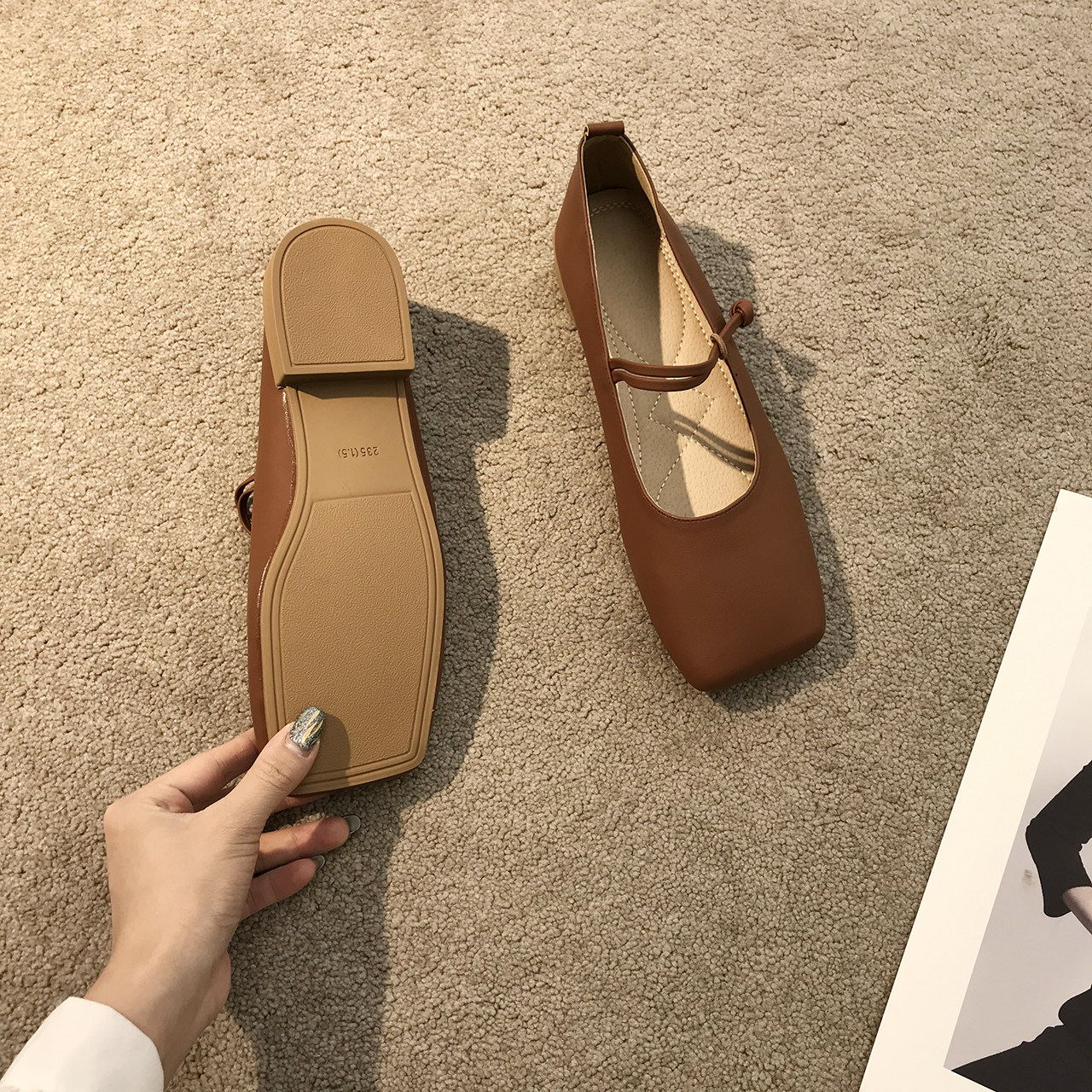 Niche temperament single shoes women's 2022 new low-heeled soft bottom retro square toe Mary Jane grandma shoes women's Xia Wenyi