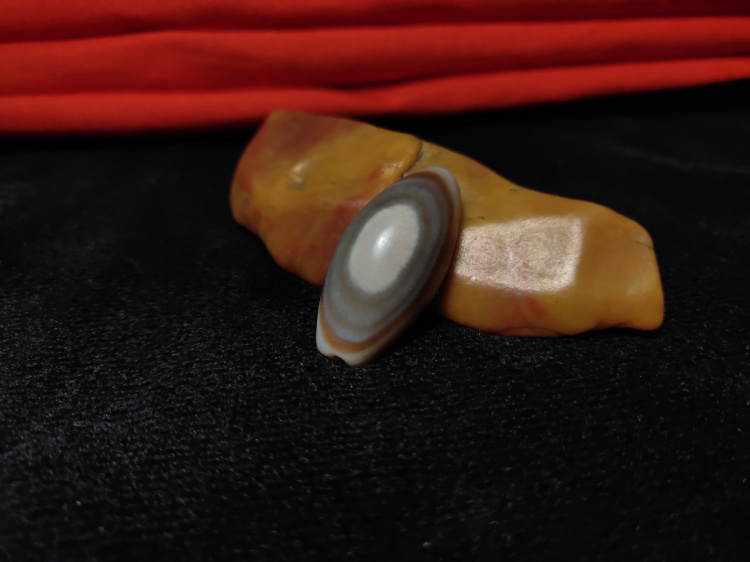 Antique Everest ancient pearl Millennium goat eye plate pearl shell type micro-grey leather sheep eyeball Pearl trade pearl