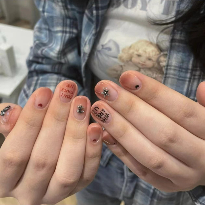 Wearable Manicure, Purely Handmade, Spicy Girl Style, Sweet and Cool, Autumn and Winter Nails, Removable, Hand-Painted Graffiti Letters, Student Short Style